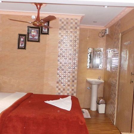 Hotel Shadab Palace Mumbai Dış mekan fotoğraf
